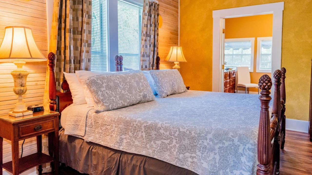 Meranova Guest Bed and breakfast 4*